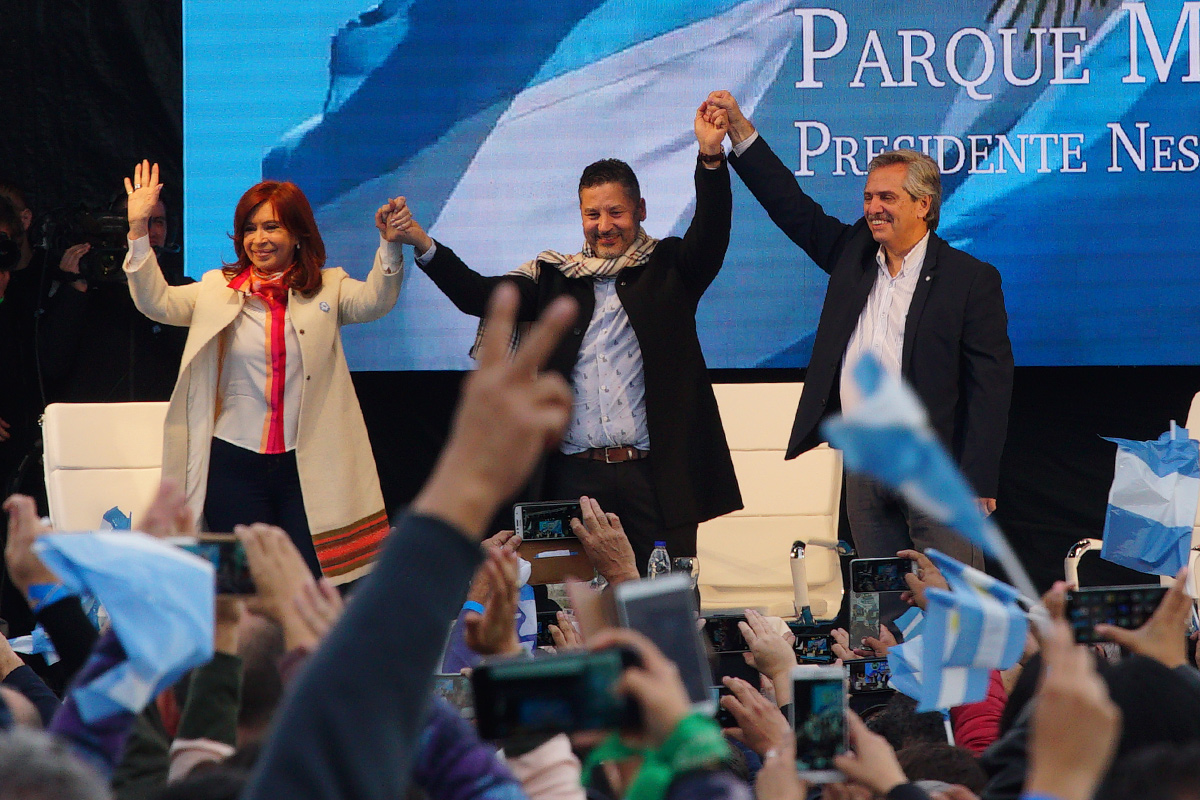 Primer acto de la fórmula Fernández-Fernández, con una fuerte convocatoria a los indecisos