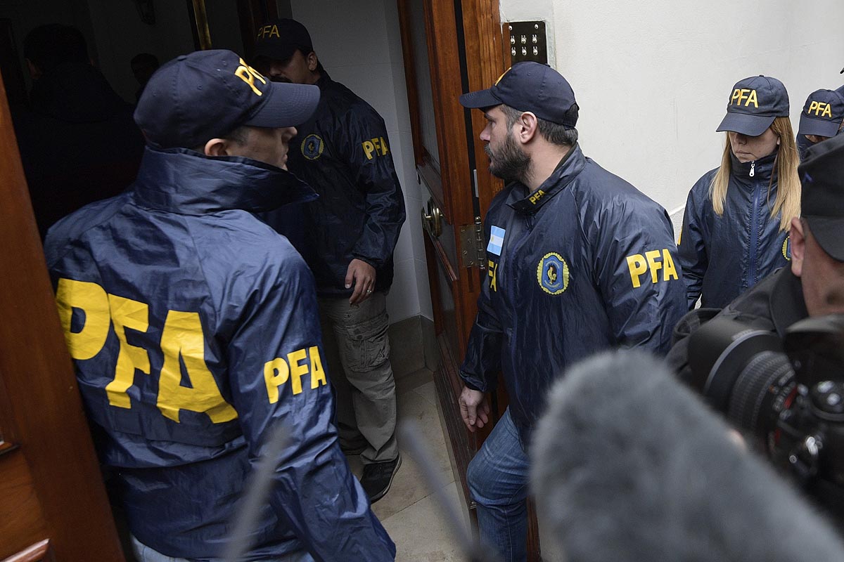 Bonadio secuestró treinta cuadros en el departamento de CFK