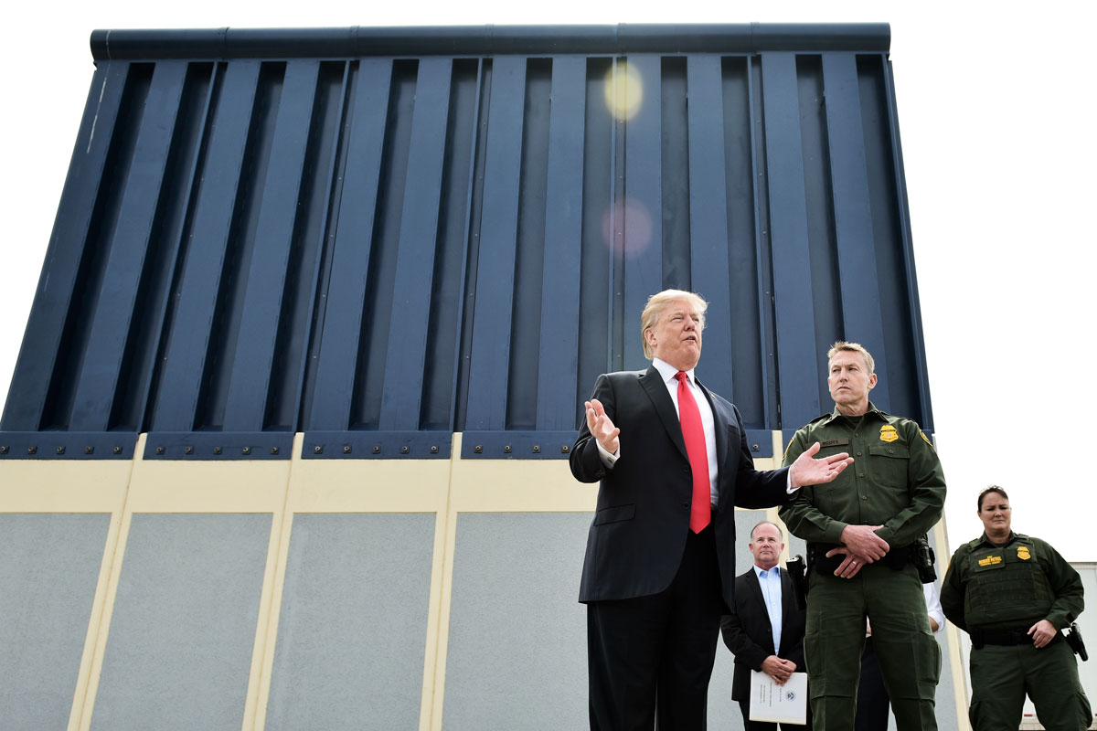 Trump, su obsesión con el muro y el primer veto de su mandato