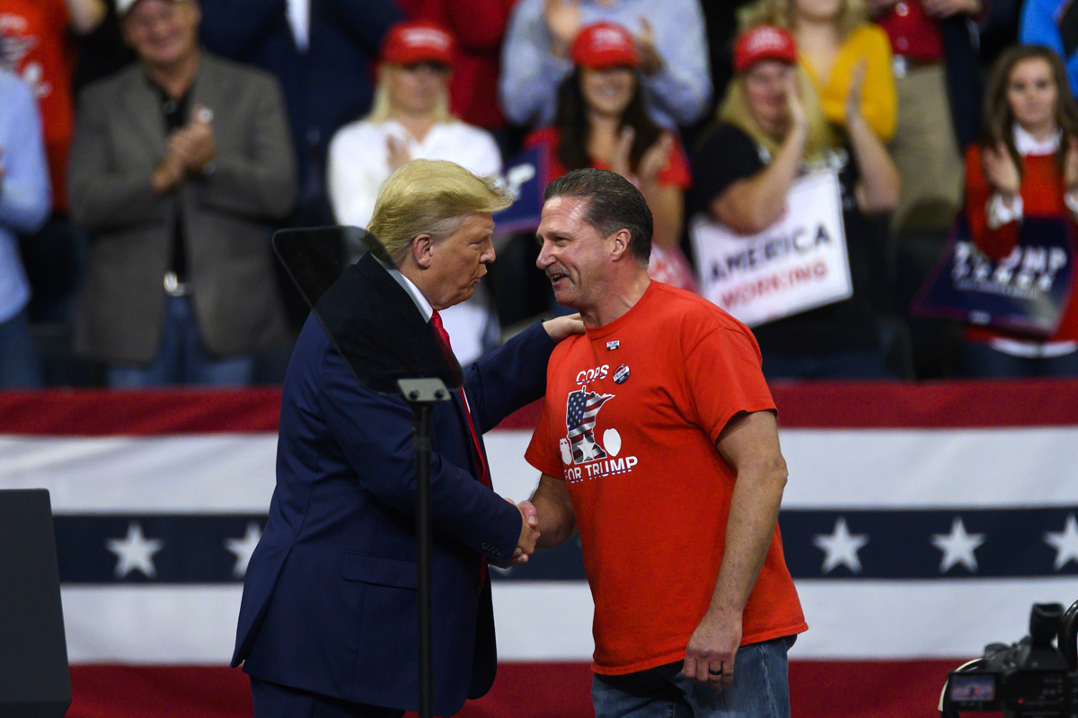 Gremios policiales contra poderes públicos, en Estados Unidos y en España