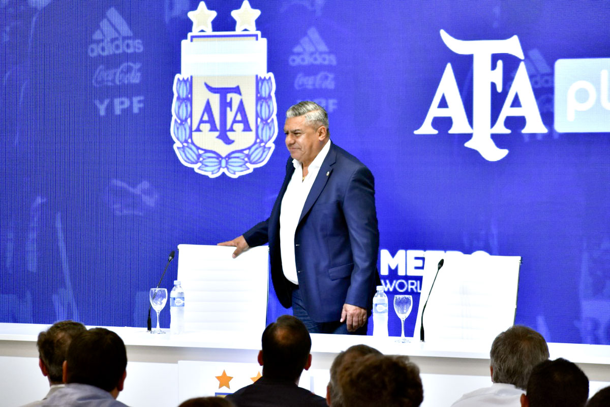 Tapia consolida su poder y busca más plata para el fútbol argentino