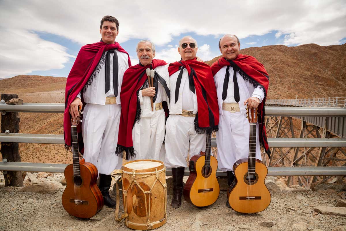 Música chalchalera cerca de las nubes