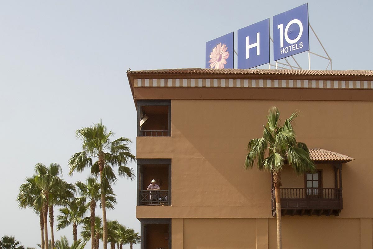 Cientos de turistas están bajo vigilancia sanitaria en Tenerife por posible caso de coronavirus