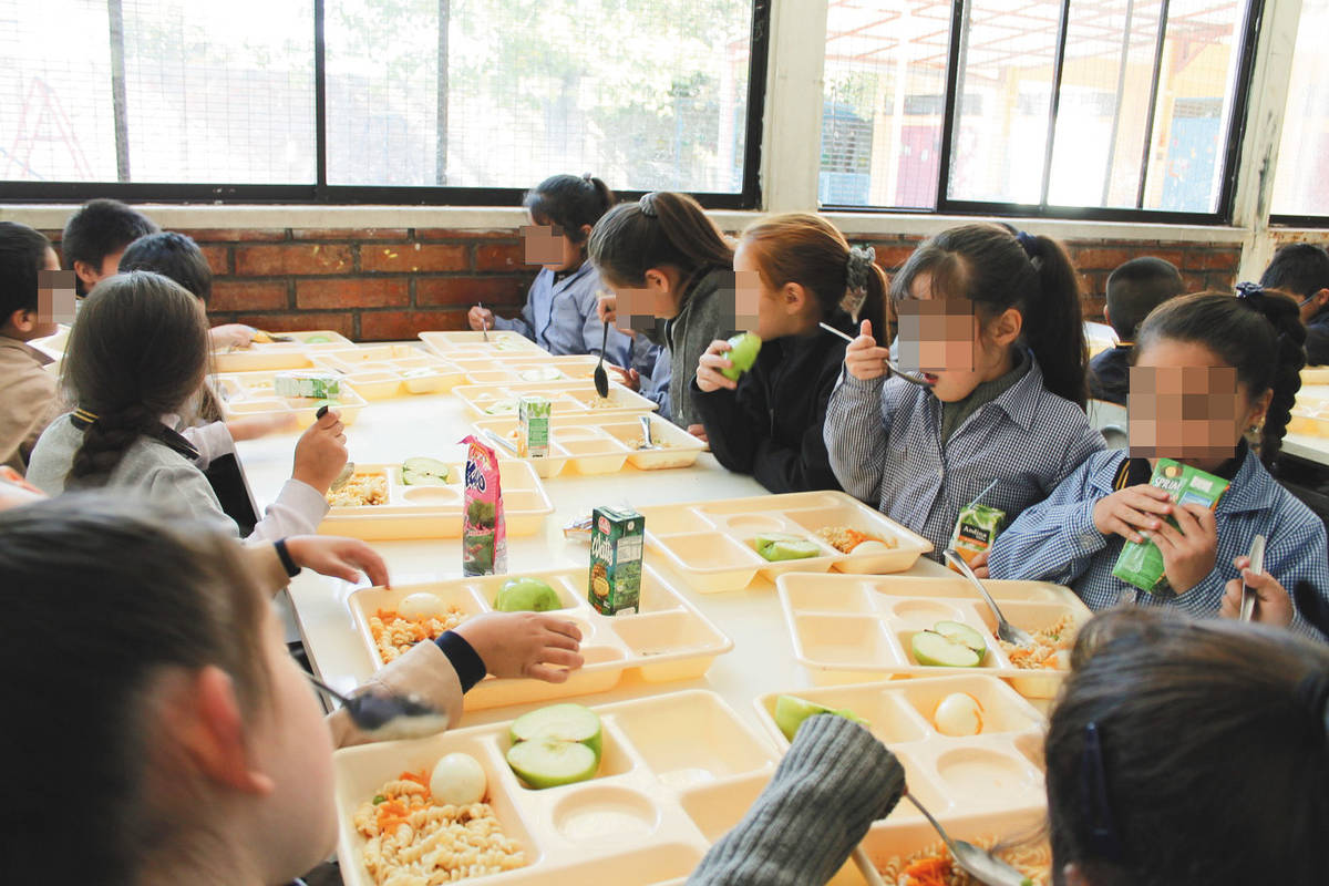 La Ciudad vacía los comedores escolares: 111 millones de raciones menos y baja calidad nutricional