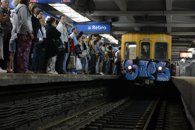 Los trabajadores del subte retoman las medidas por reclamos salariales