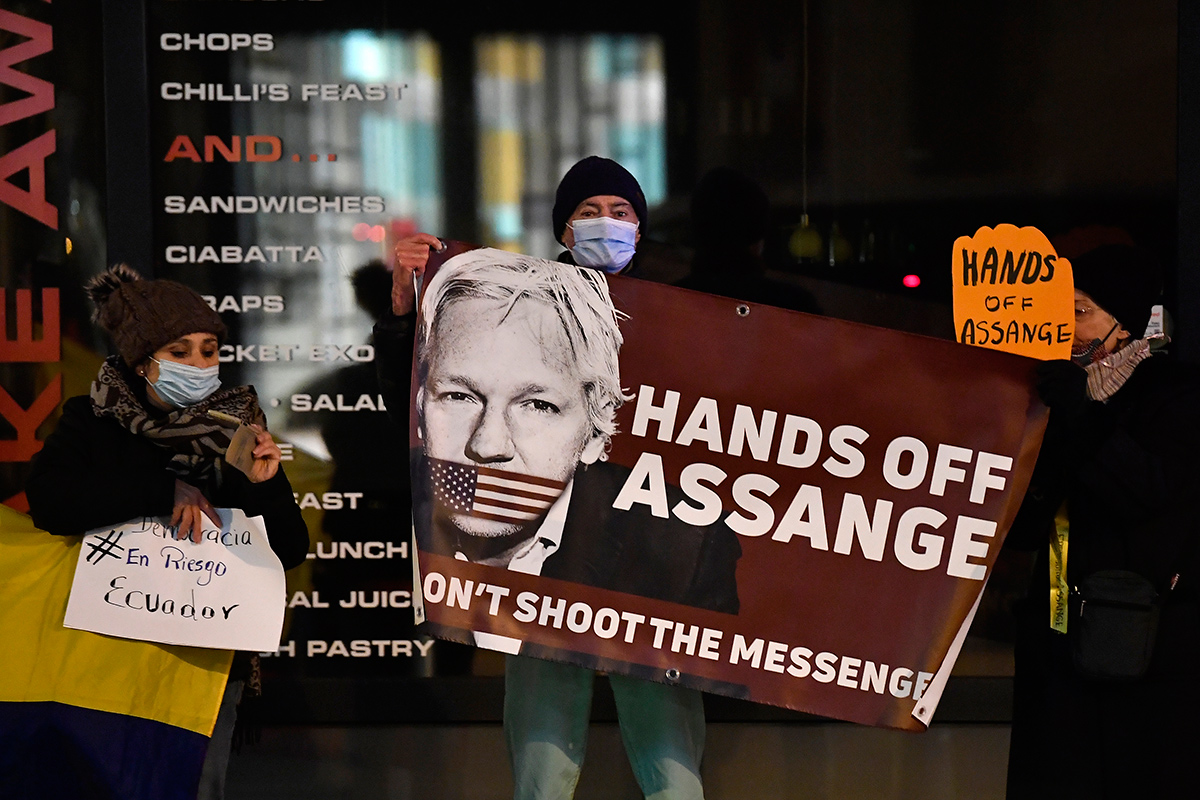 Arrecian los pedidos de indulto a Assange antes de que se dicte su extradición