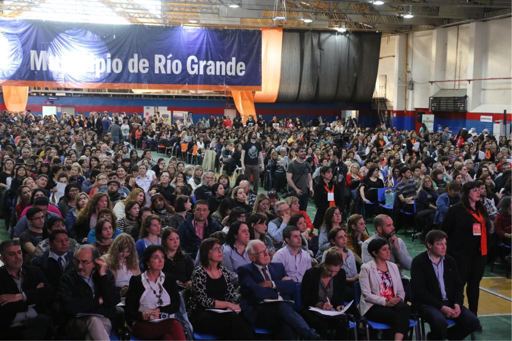 Más de 2500 personas participaron de la apertura del Congreso Internacional de Educación