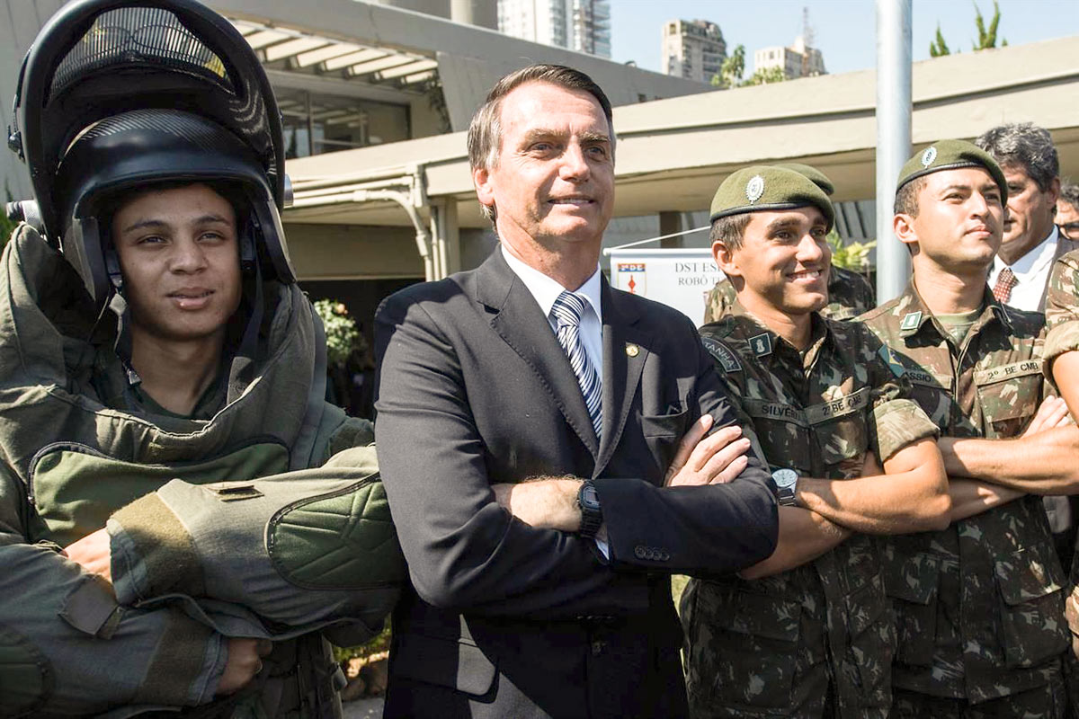 Bolsonaro se prepara para gobernar  con los militares