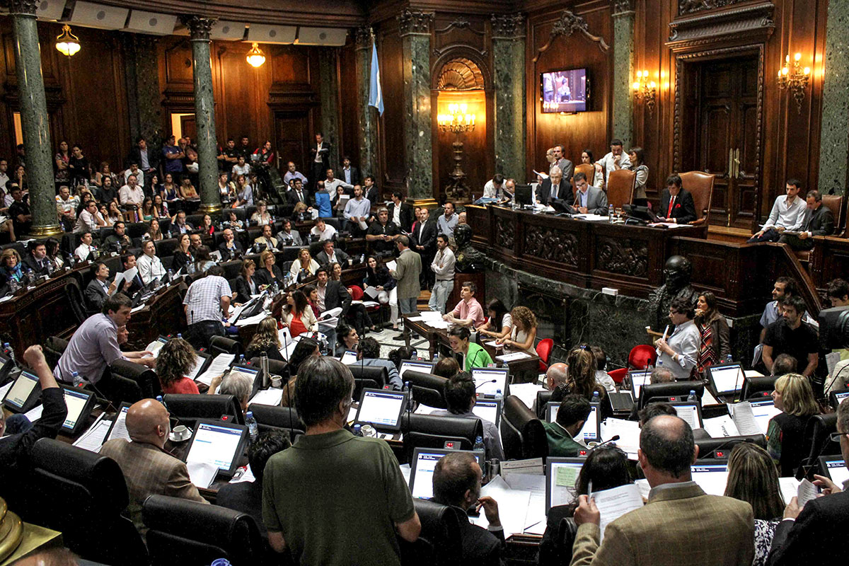 La Legislatura aprobó el Presupuesto de la Ciudad con nuevos impuestos y recortes en salud y educación