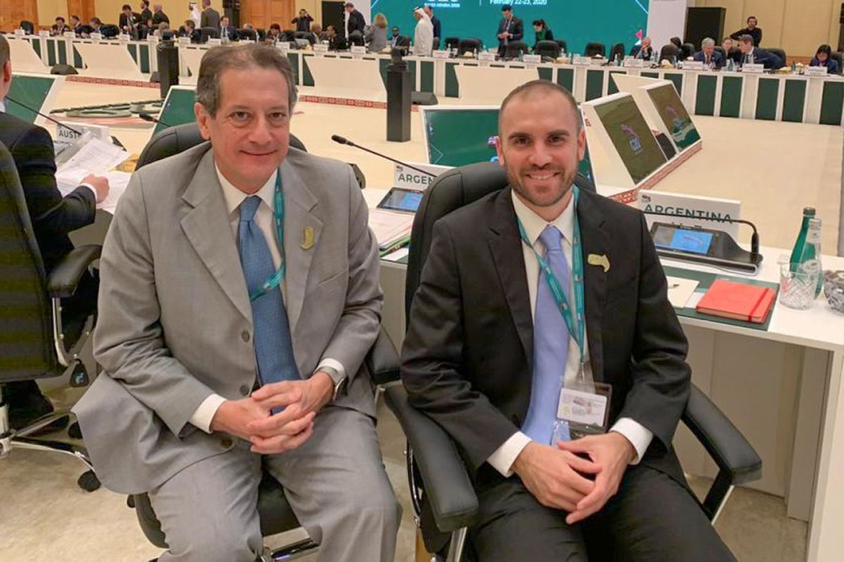 El gobierno acuerda con el FMI y va por los bonistas privados