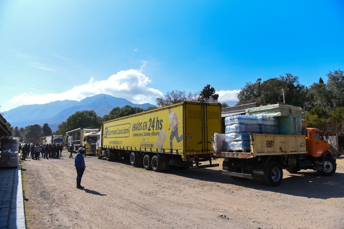 Desarrollo Social asiste a evacuados por los incendios en el Valle de Punilla