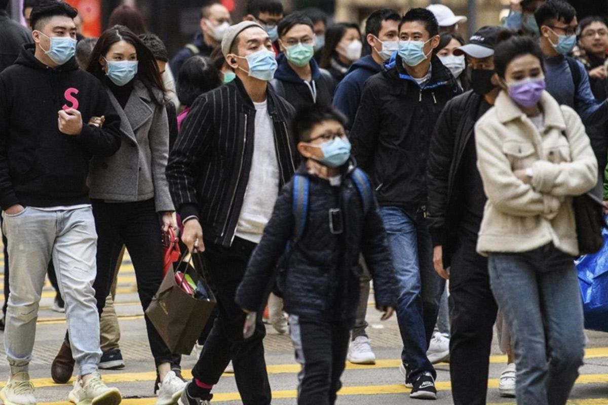 Comenzó una guerra mundial por los barbijos