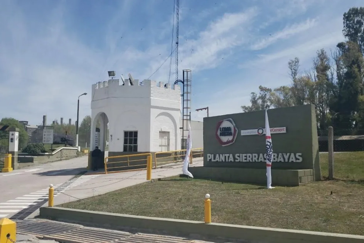 Cierra la embolsadora de Loma Negra en Sierras Bayas y reubican a 22 empleados