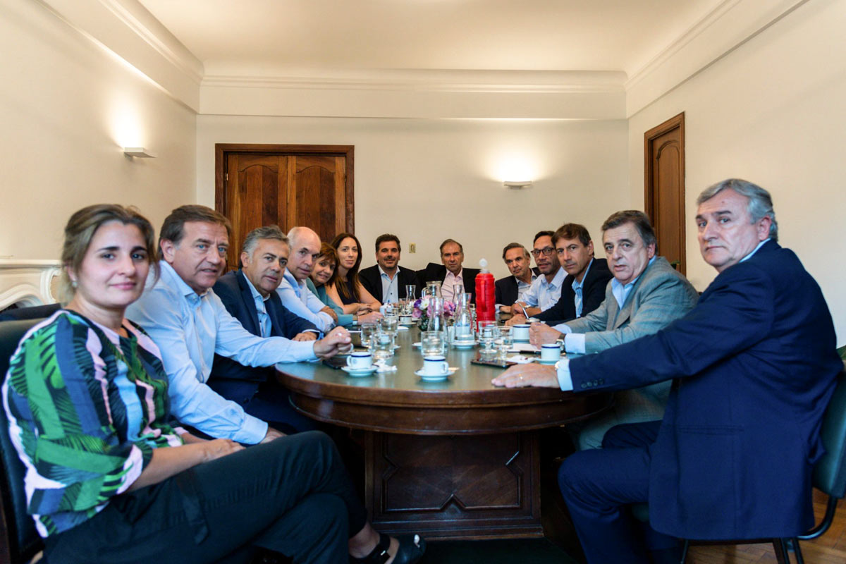 Gobernadores de Juntos por el Cambio se reunieron en busca de una «estrategia común» ante Milei
