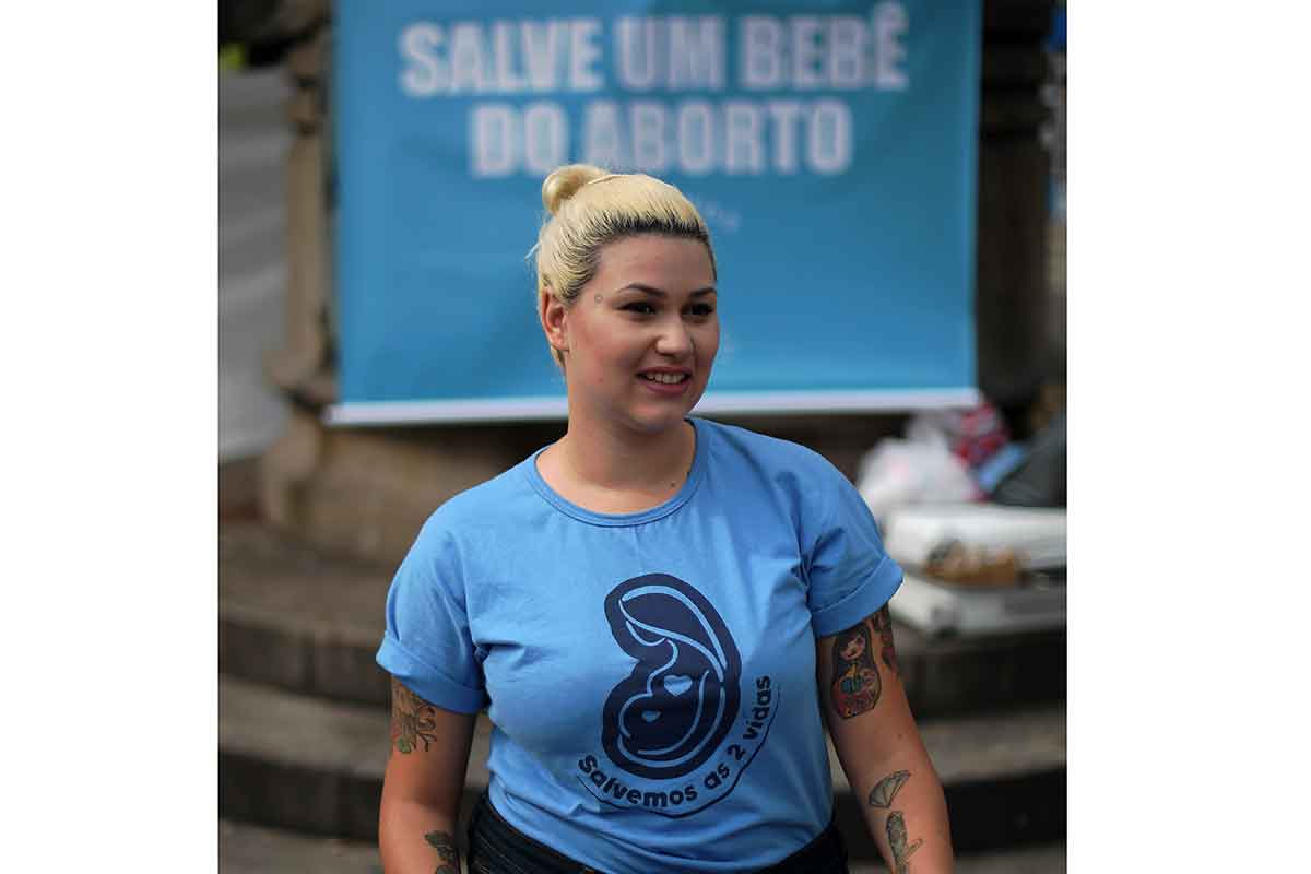 Sara Winter, desde la ultraizquierda a ser la espada fascista de Bolsonaro