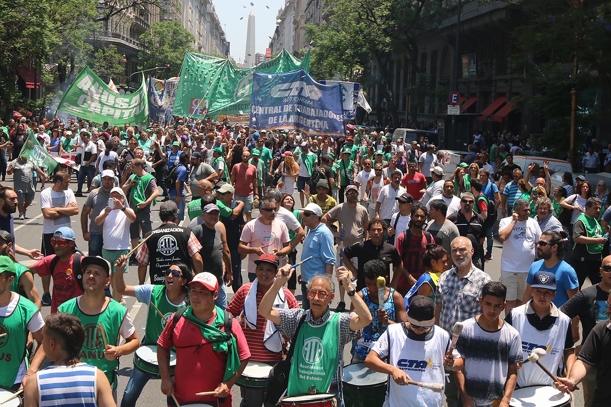 Una masiva movilización para comenzar 36 horas de protestas contra el ajuste y el FMI