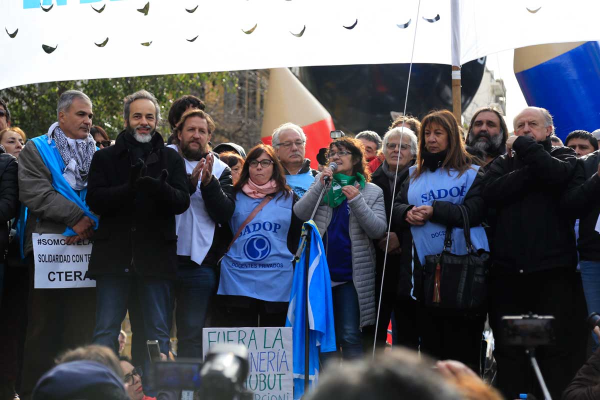 Los docentes preparan un paro de 48 horas tras el fracaso de la negociación con Vidal