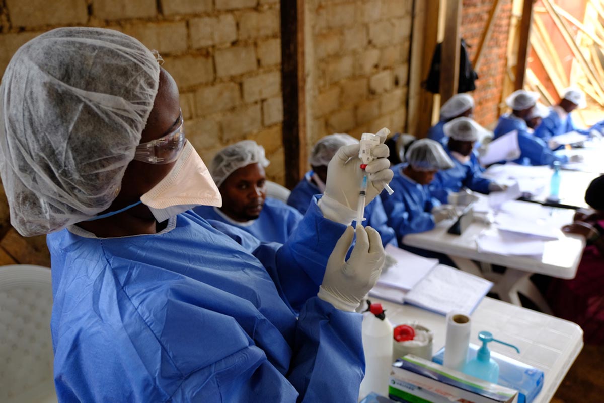 Desde Sudáfrica niegan que la nueva cepa del coronavirus sea más peligrosa