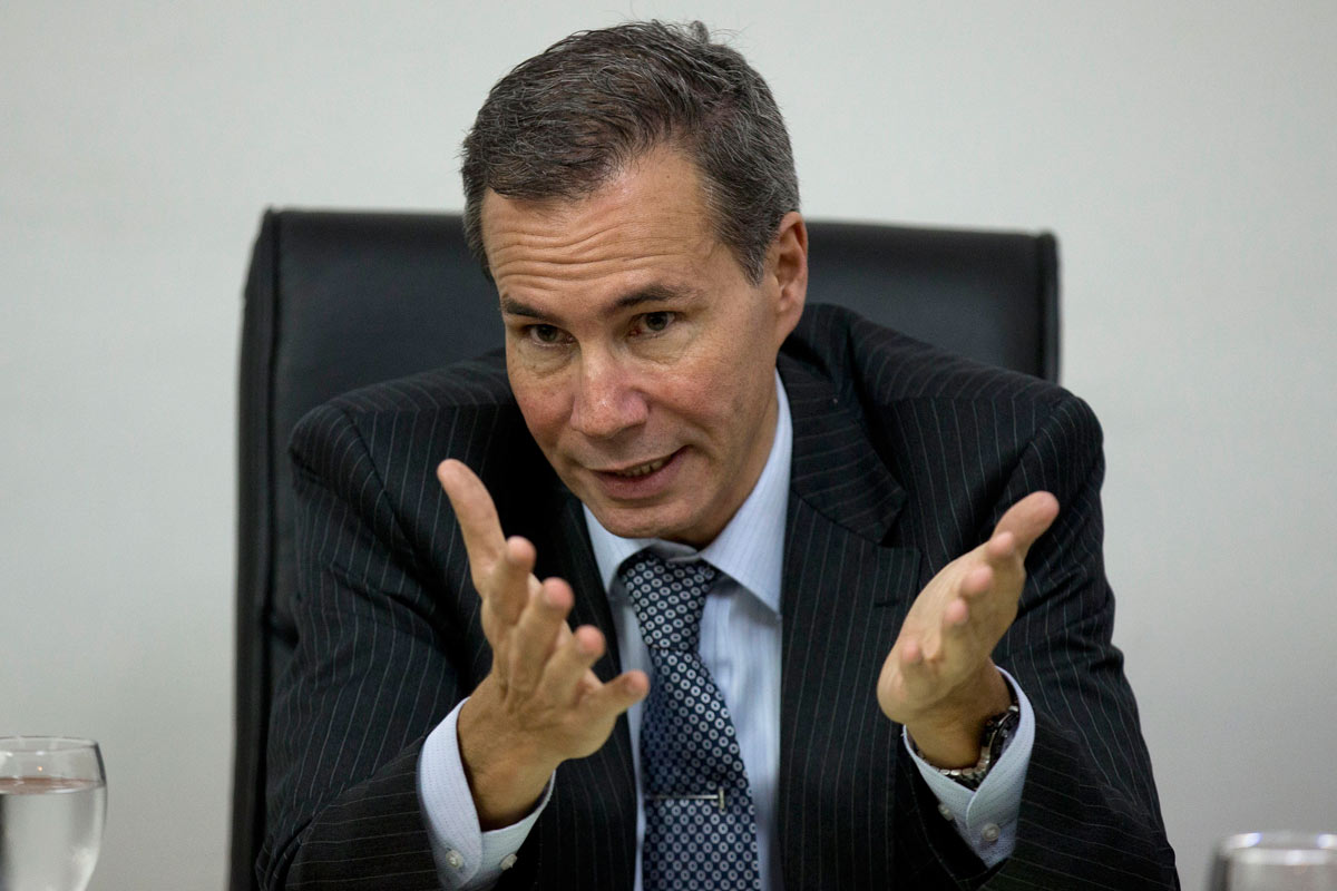 Nisman: investigan las cuentas del fiscal por lavado de dinero