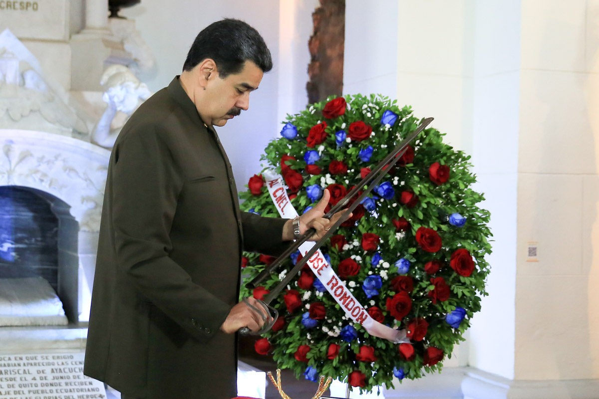 Venezuela, bloqueada por los halcones