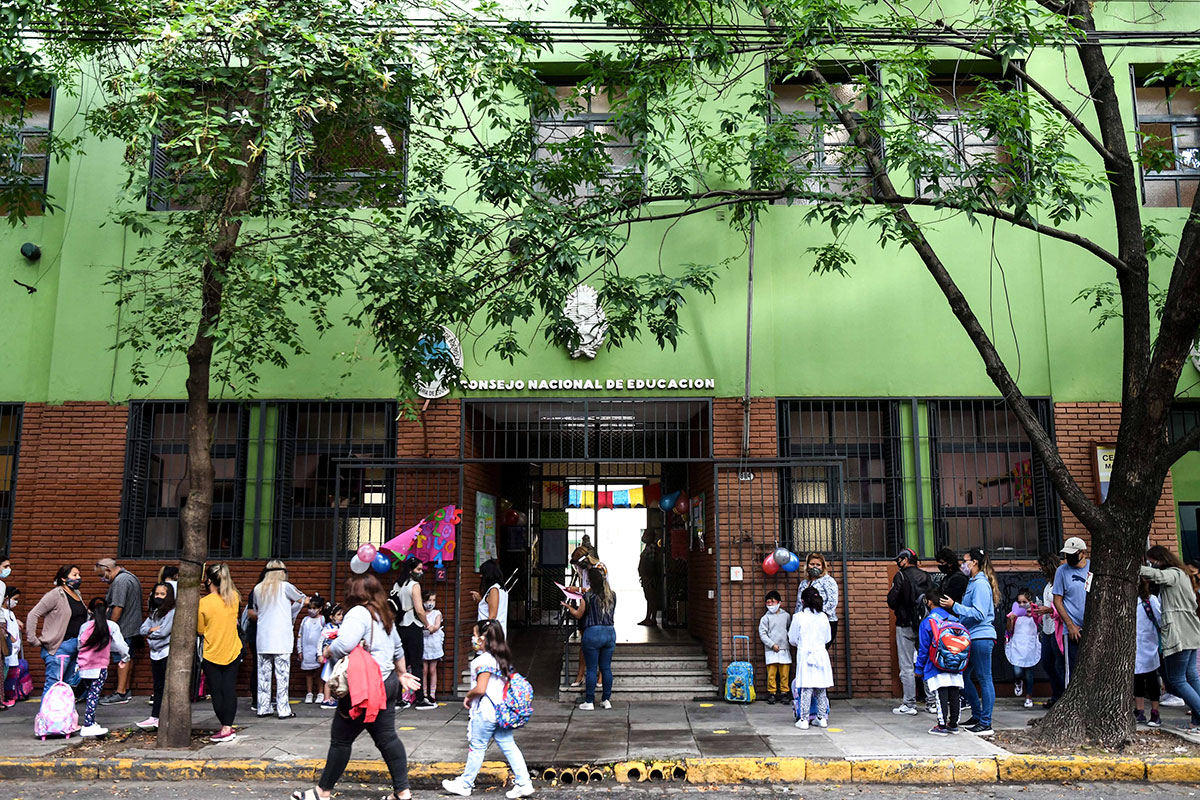 Casi 40 docentes dieron positivos desde la apertura de las escuelas en la Ciudad