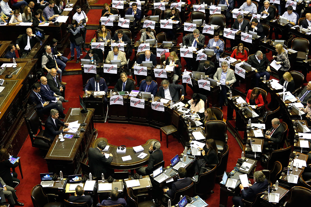 Un Congreso paralizado abre sus puertas para recibir a Peña
