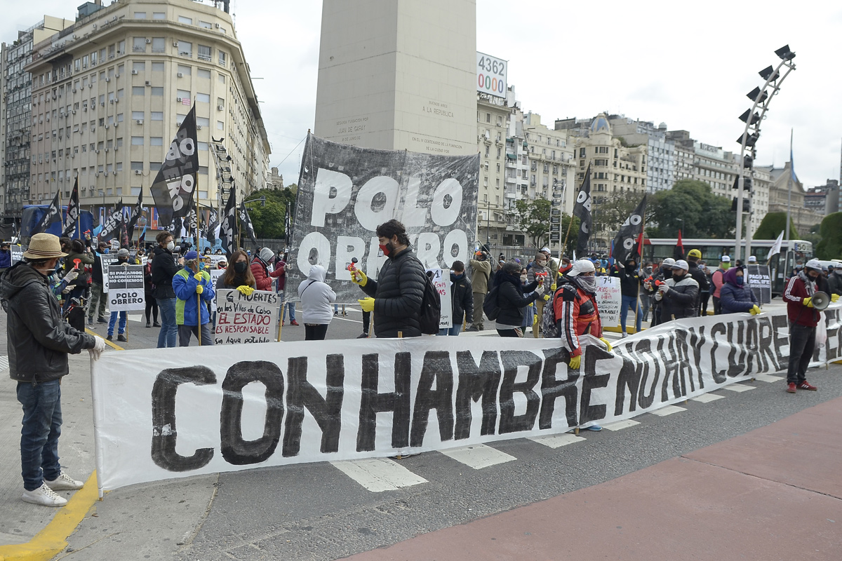 Organizaciones piqueteras de izquierda marcharon hacia la Casa de Jujuy, en reclamo por «libertad a presos políticos»
