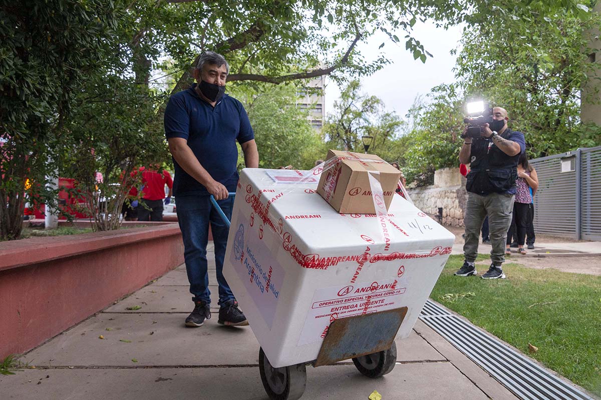 La normativa vigente permite a provincias, municipios y privados comprar vacunas