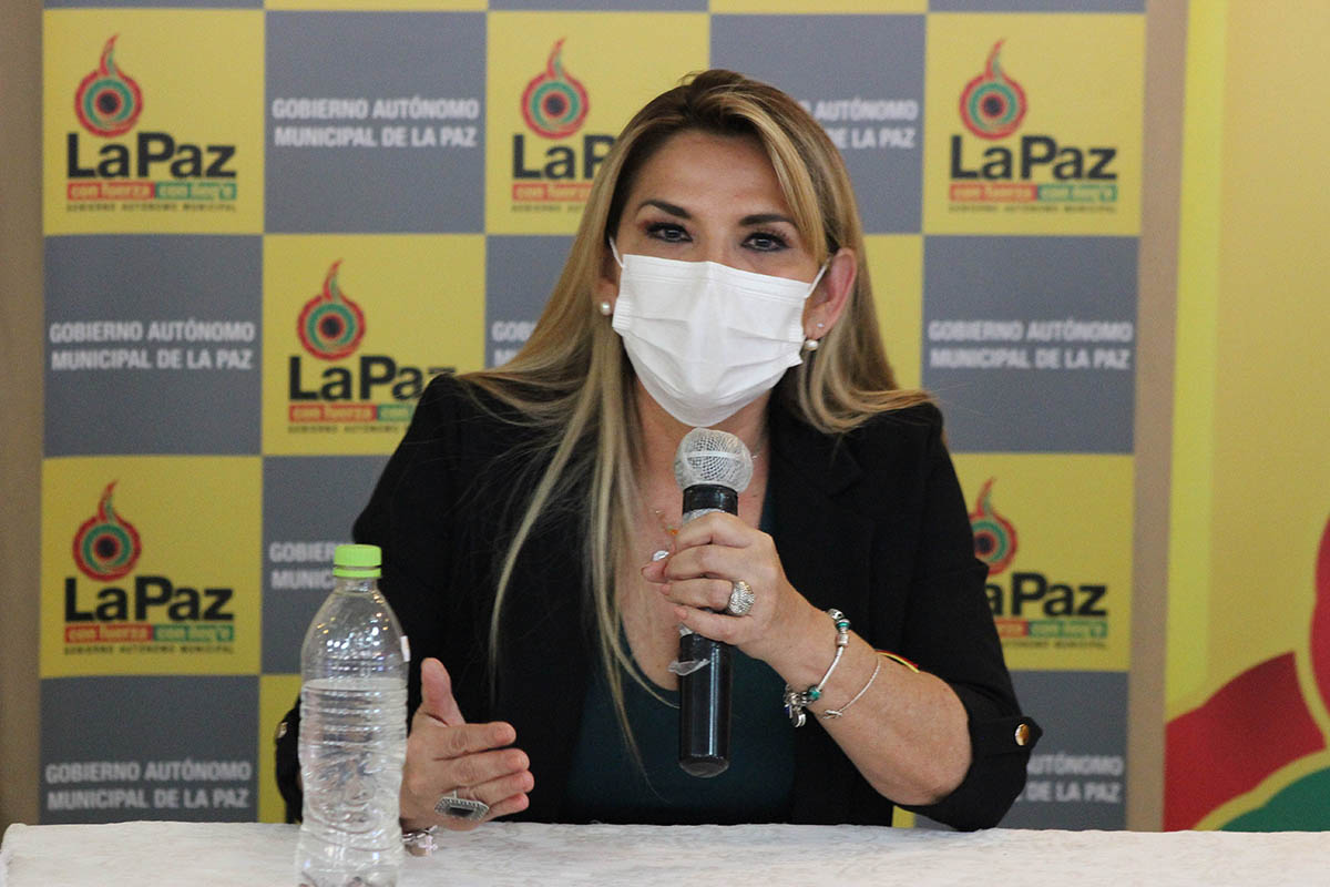 Bolivia: la presidenta de facto Jeanine Áñez tiene coronavirus