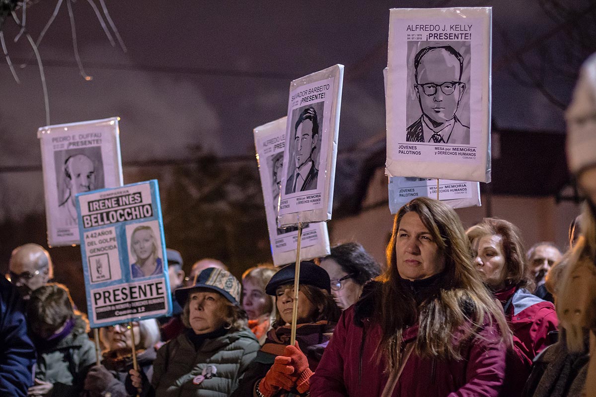 Colocaron baldosas por la memoria a 42 años de la Masacre de San Patricio