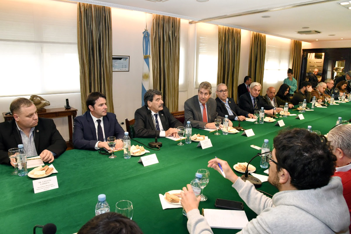 Empresarios, entre la lealtad a Macri y la negociación con AF