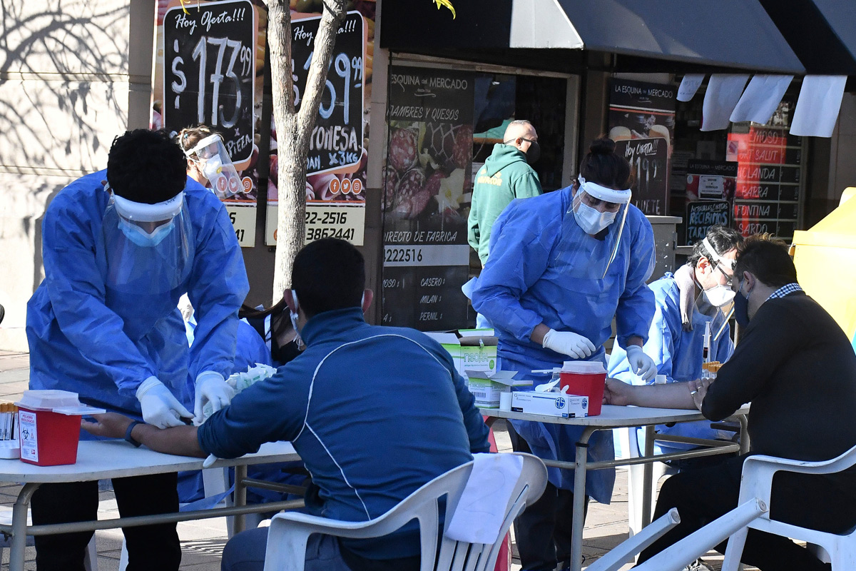 Récord de fallecidos por coronavirus: 283 muertos informados en un día