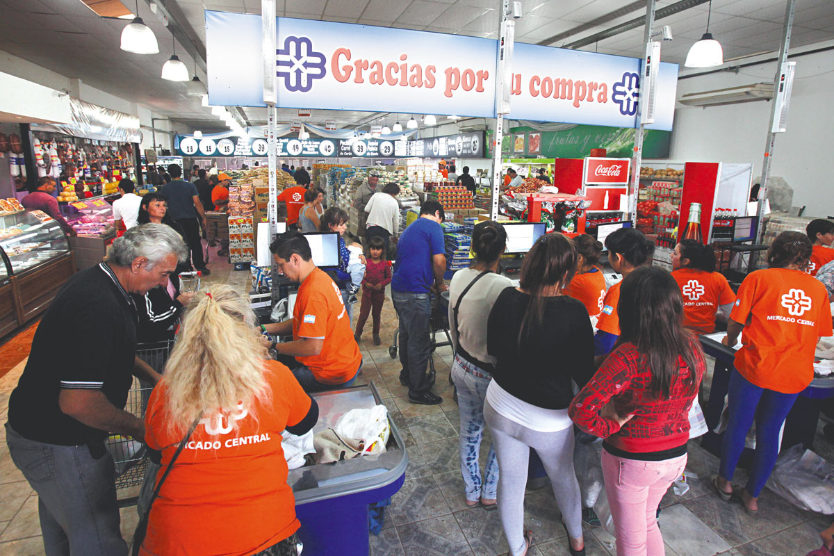 Los precios mayoristas subieron un 44% en un año y podrían llegar a los hogares