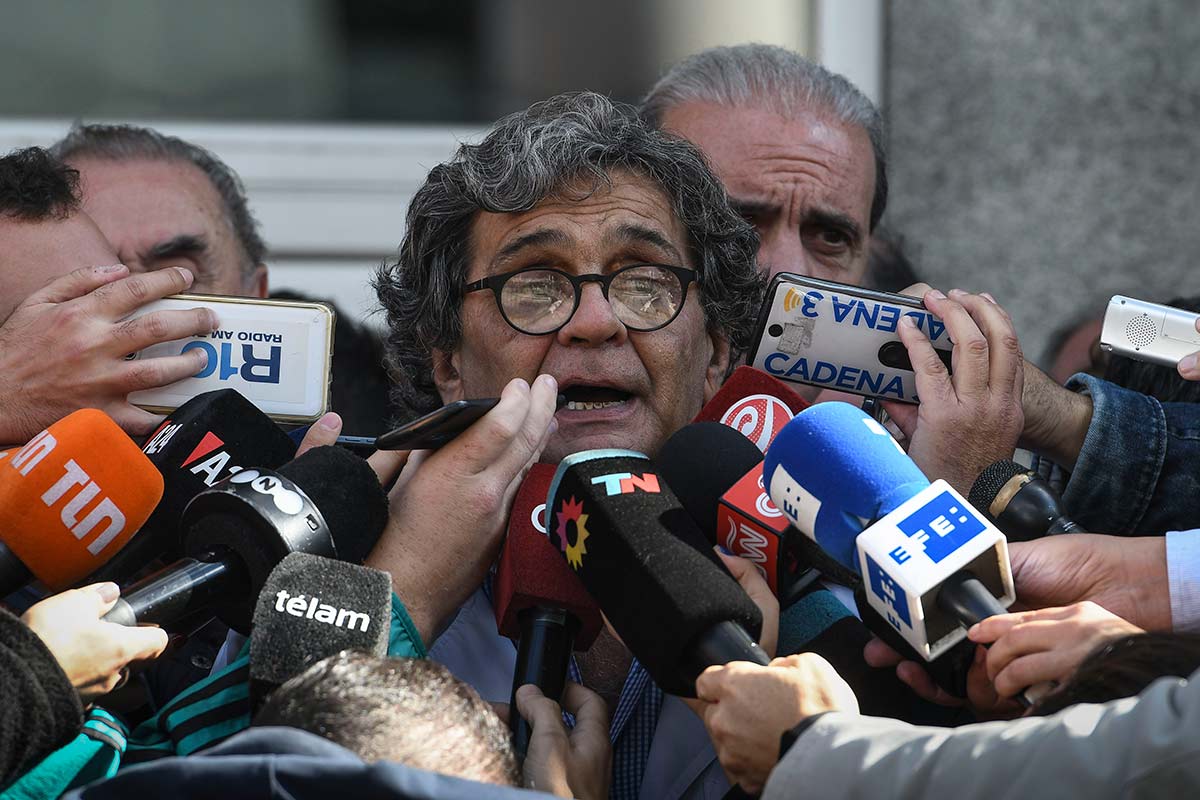 El diputado Olivares sigue en estado de gravedad