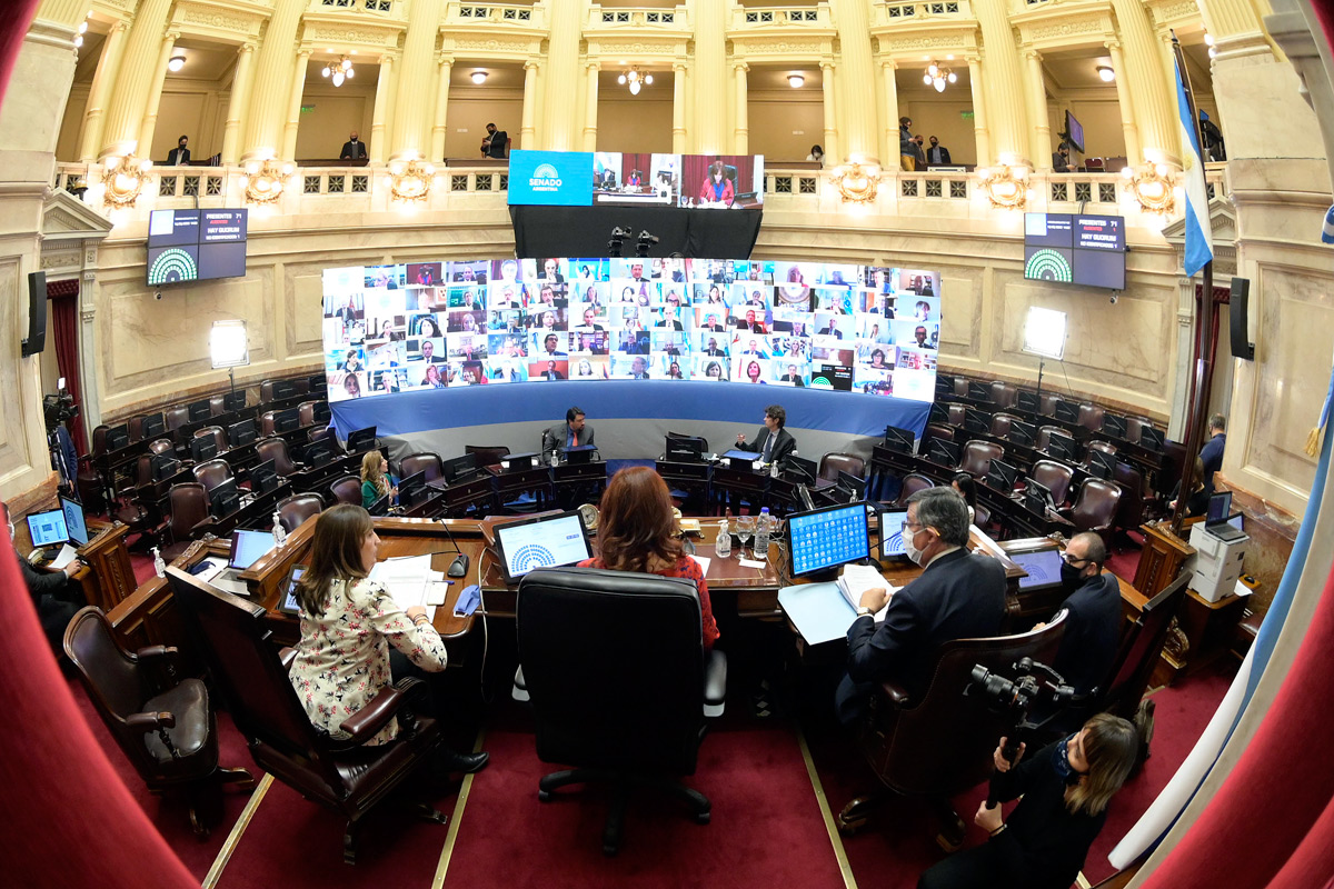 Vuelve a sesionar el Senado para tratar los DNU de Macri por las escuchas telefónicas