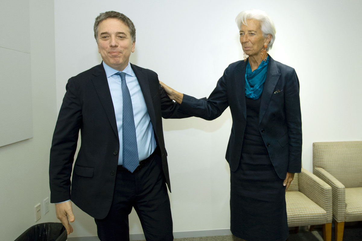 El FMI limita la oferta de dólares y apuestan a que los ponga el sector privado