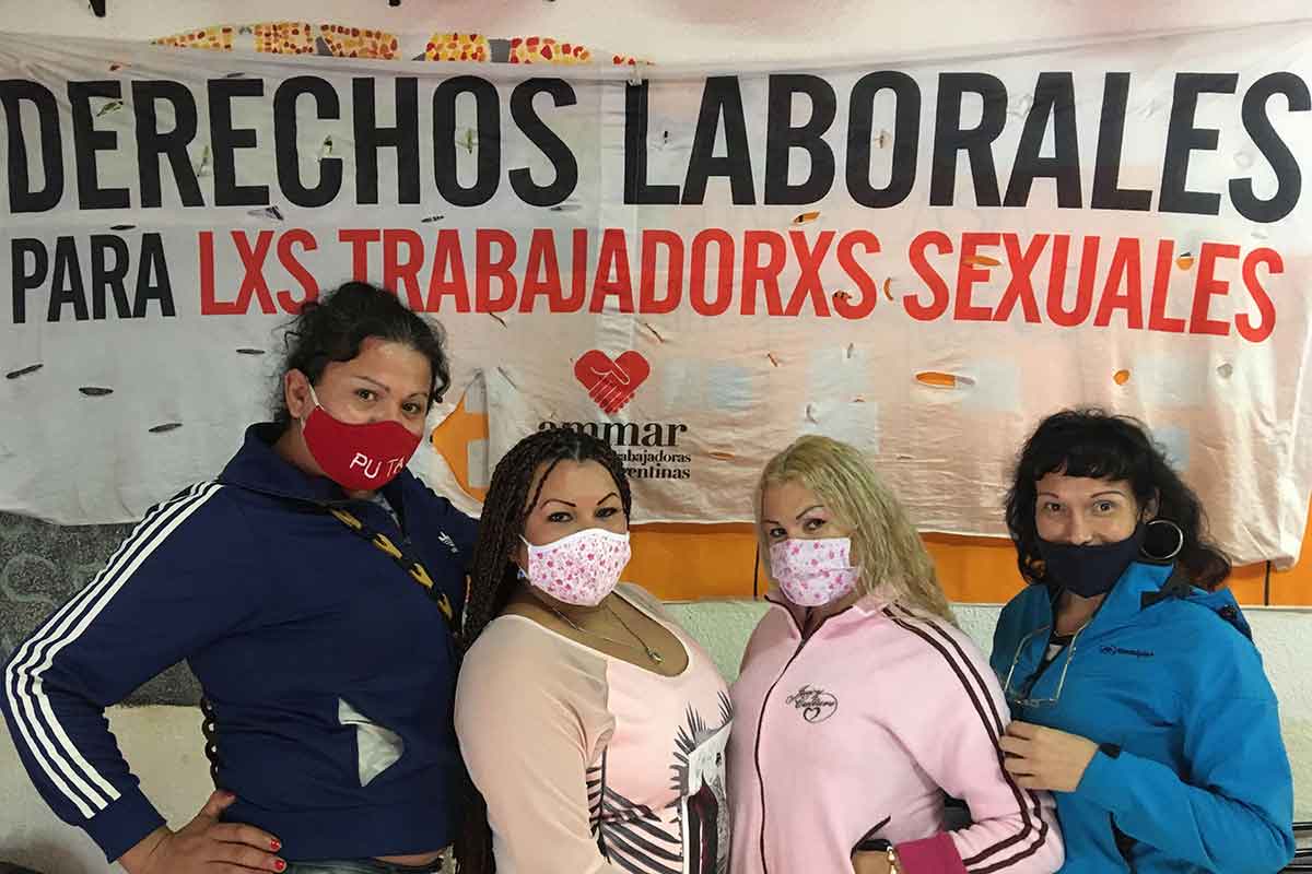 Trabajadoras sexuales marcharon contra la violencia policial durante la cuarentena