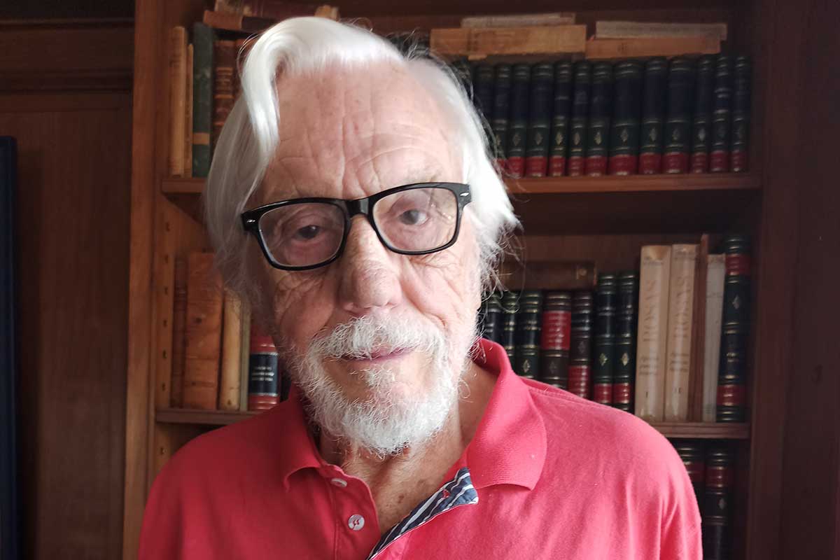 Héctor Olivera: «Hice muchas películas,  pero no olvido las que  no me dejaron hacer»