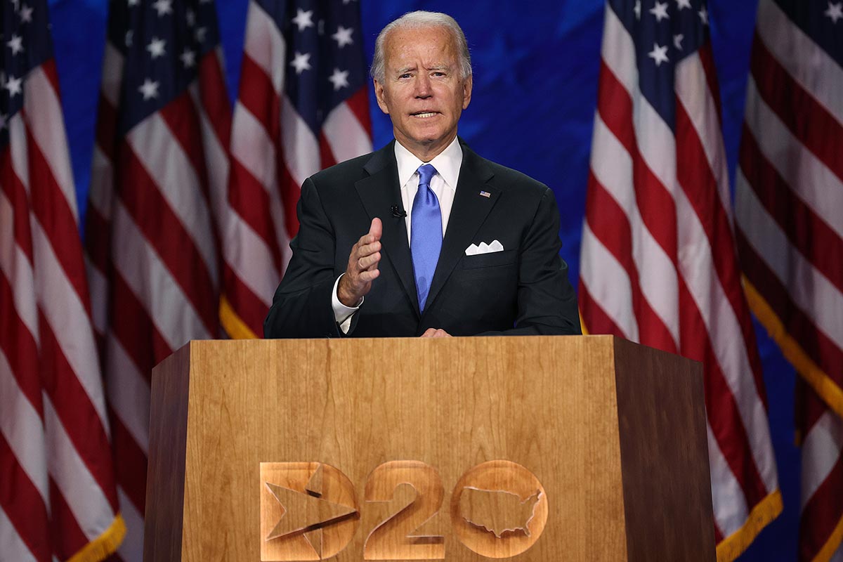Biden aceptó la candidatura presidencial y prometió superar la «temporada de oscuridad» en EEUU
