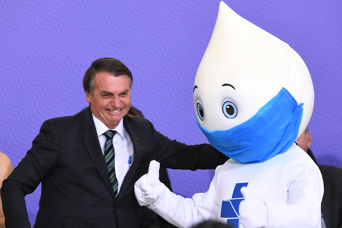 Para Bolsonaro, el mejor antídoto contra el coronavirus es contagiarse