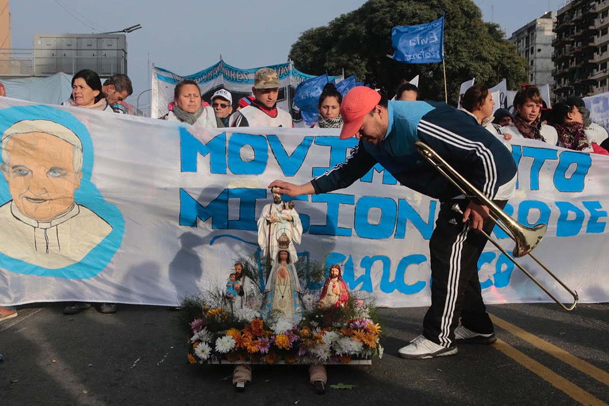 San Cayetano: masiva movilización de los movimientos sociales contra el ajuste