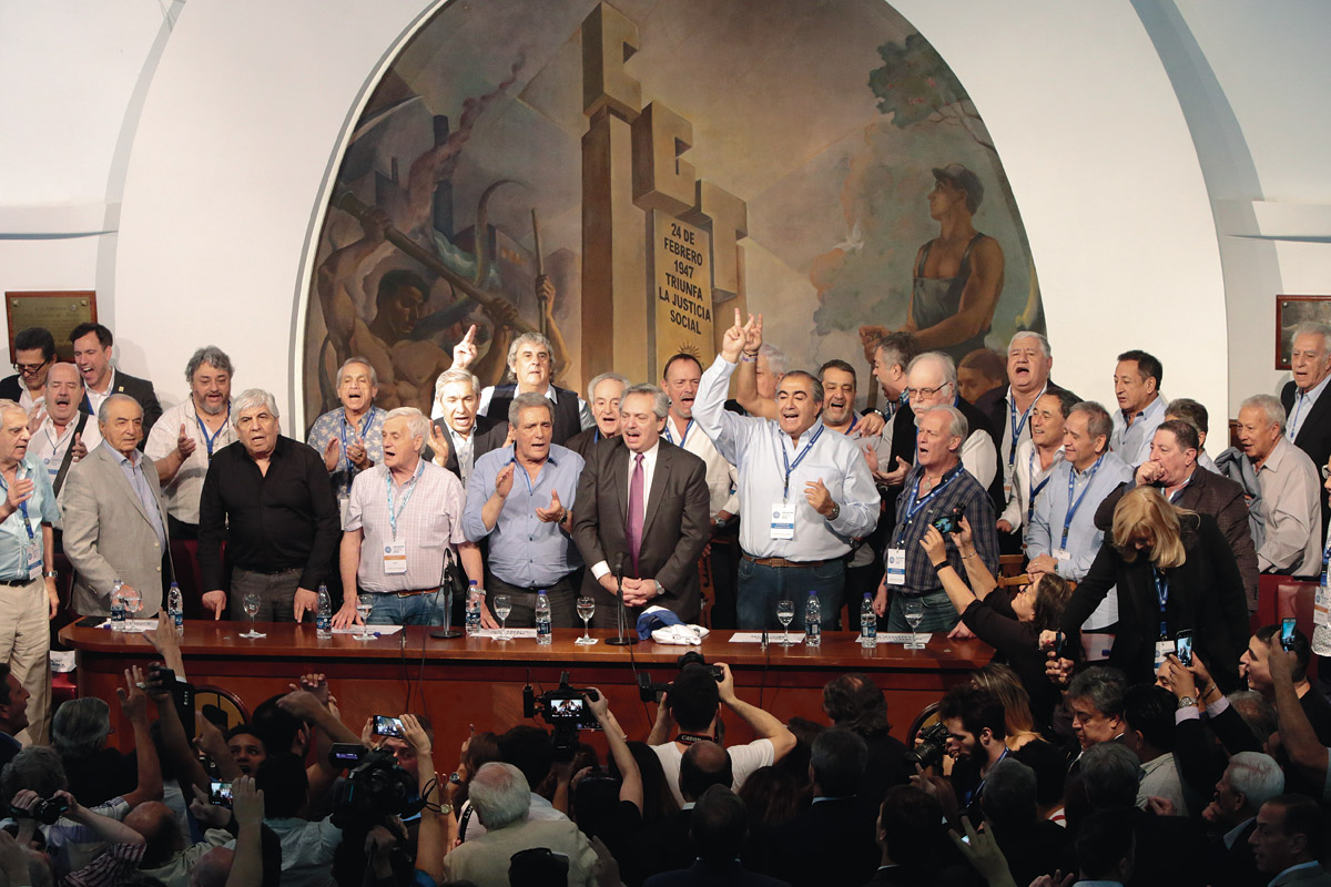 Alberto y la CGT tejen el pacto social y se hacen un guiño para revisar convenios