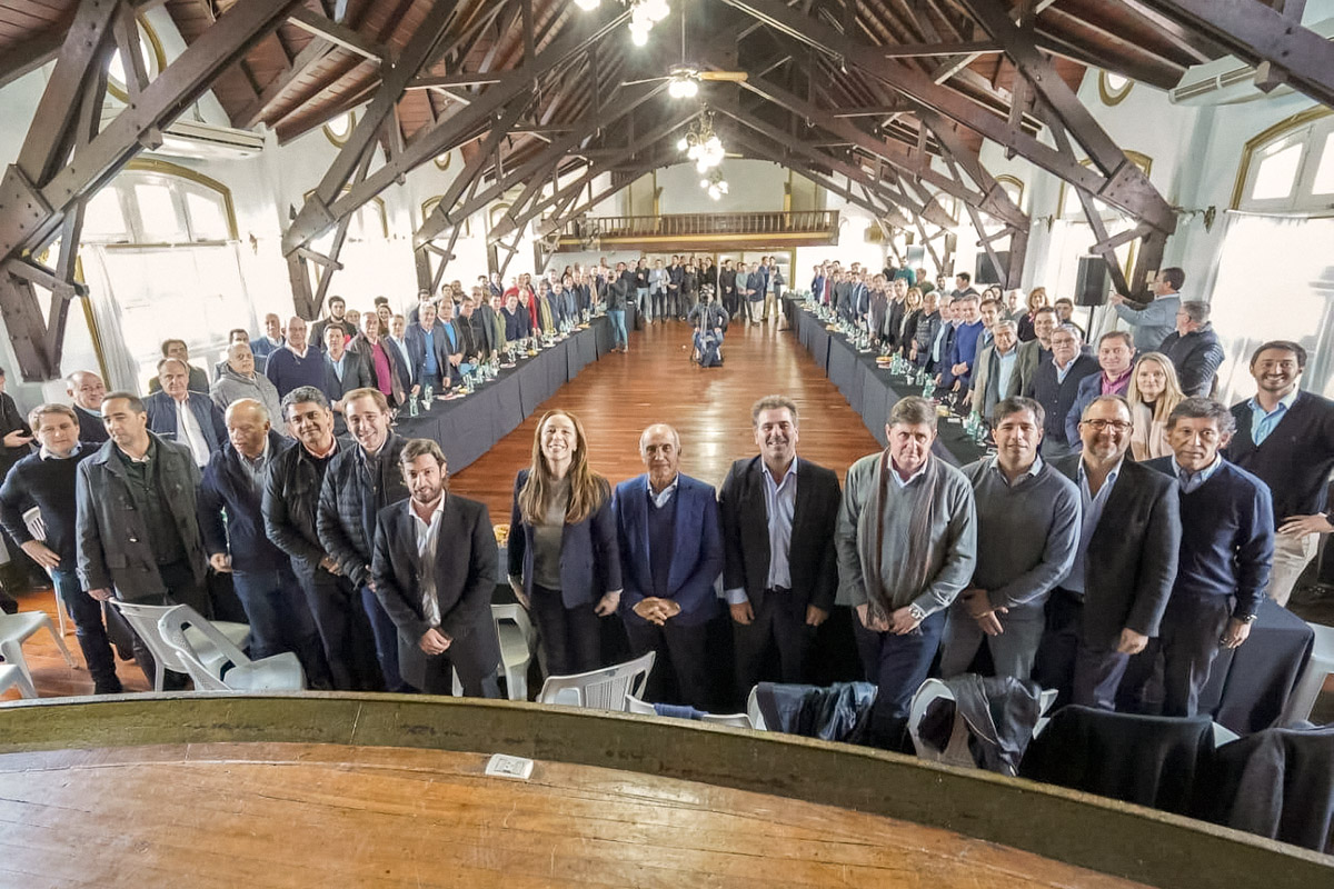 Vidal habilitó que los intendentes se desmarquen de su figura y de Macri