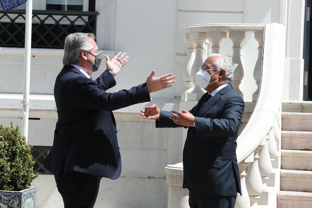 El Primer Ministro de Portugal expresó su apoyo al país en las negociaciones con el FMI