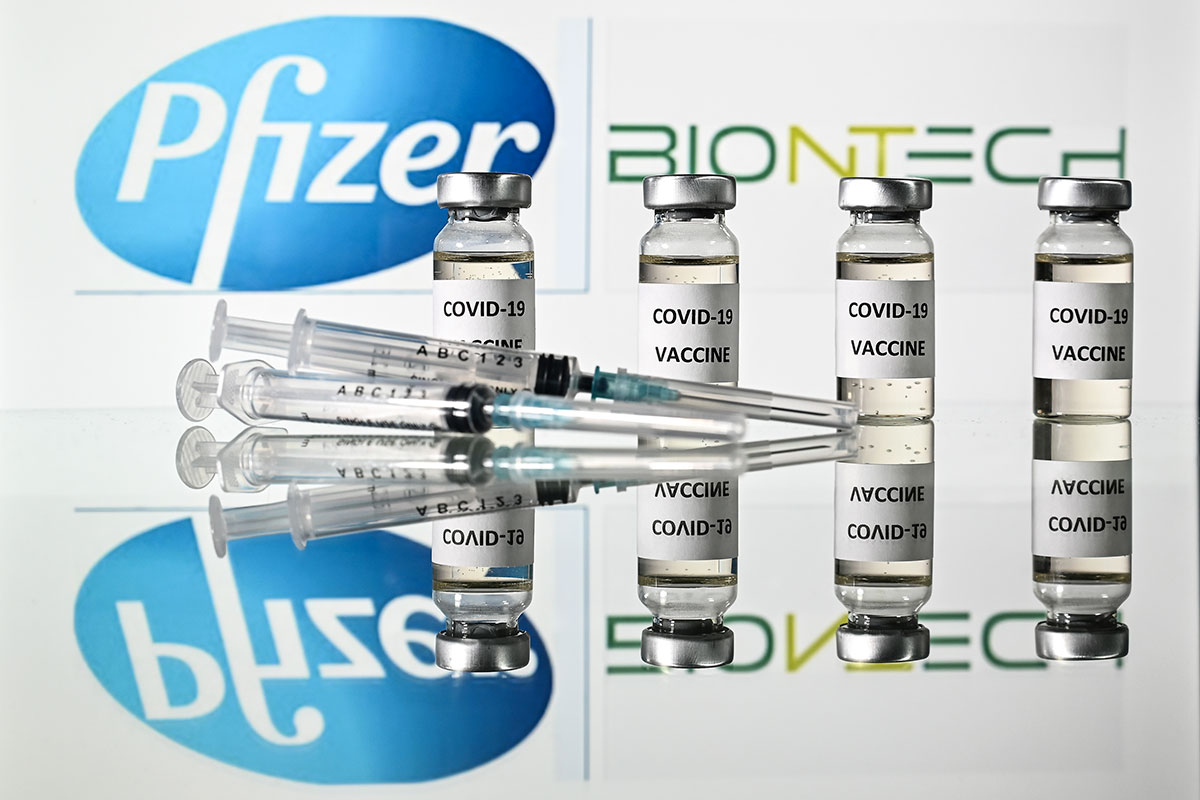 Pfizer presentó su vacuna para que la apruebe la ANMAT