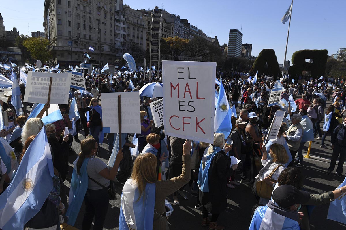 Múltiples condenas a la convocatoria a protestar frente al domicilio de Cristina Kirchner