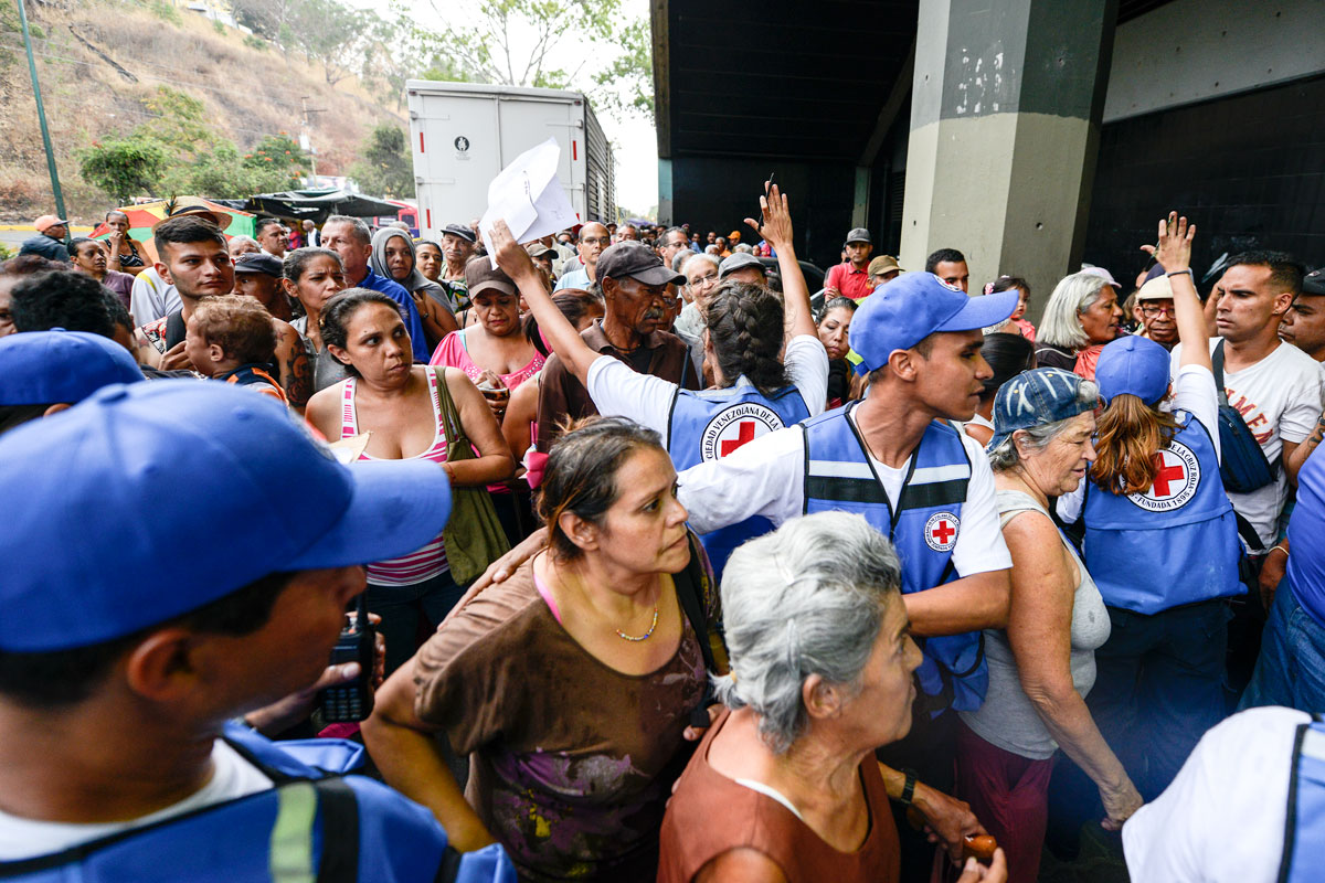 Venezuela: Maduro pudo acordar con la Cruz Roja lo que no logró la oposición