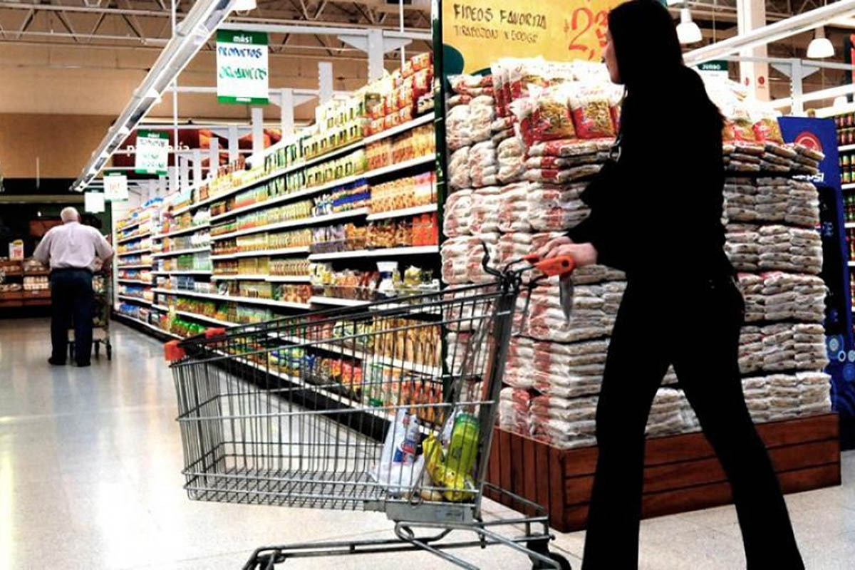 Los supermercados rechazan la ley de Góndolas y reclaman modificaciones
