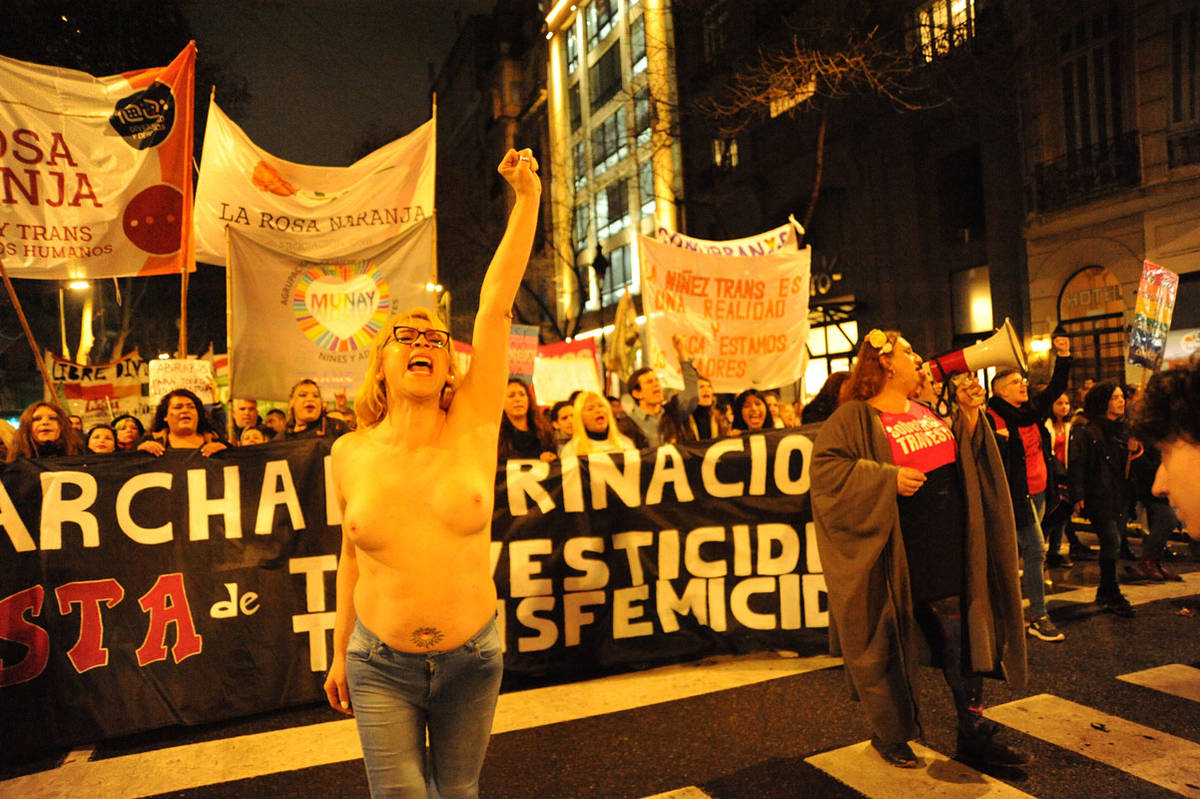Miles exigieron que cese la violencia hacia travestis y trans en Argentina