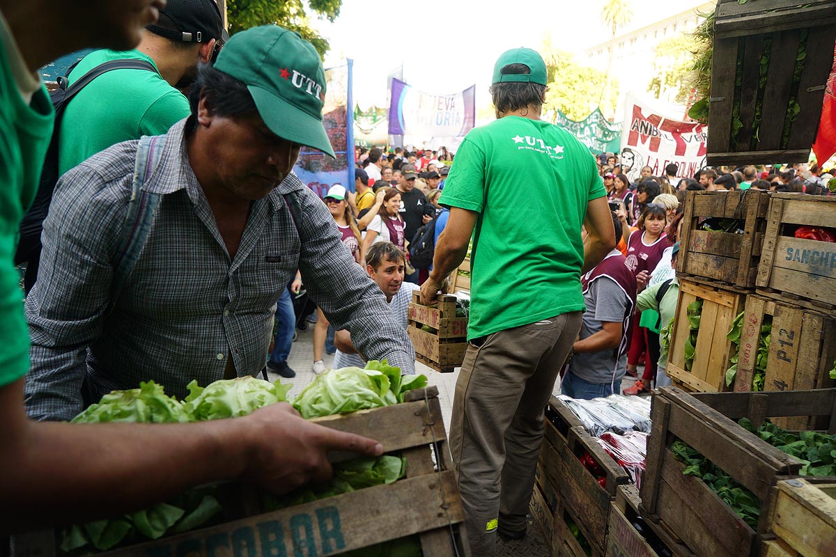 Pequeños productores agropecuarios se comprometen a mantener precios populares